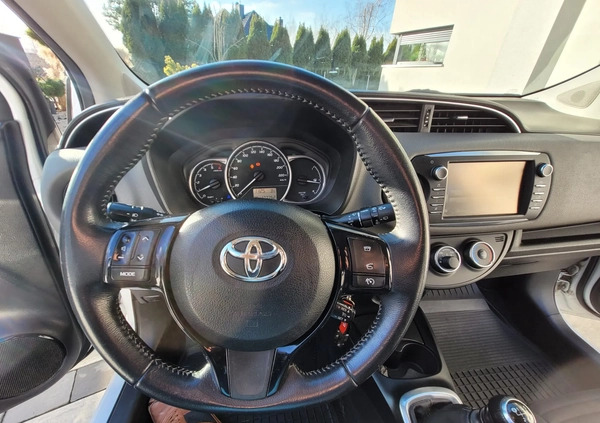 Toyota Yaris cena 44900 przebieg: 177800, rok produkcji 2018 z Mielec małe 154